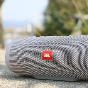 JBL charge 3 gray, needs battery